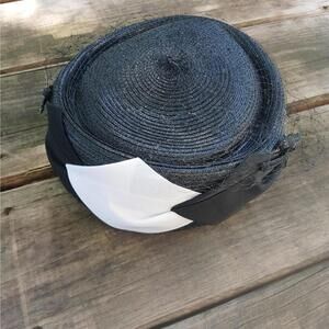 Vintage 50s/60s black and white‎ pillbox hat